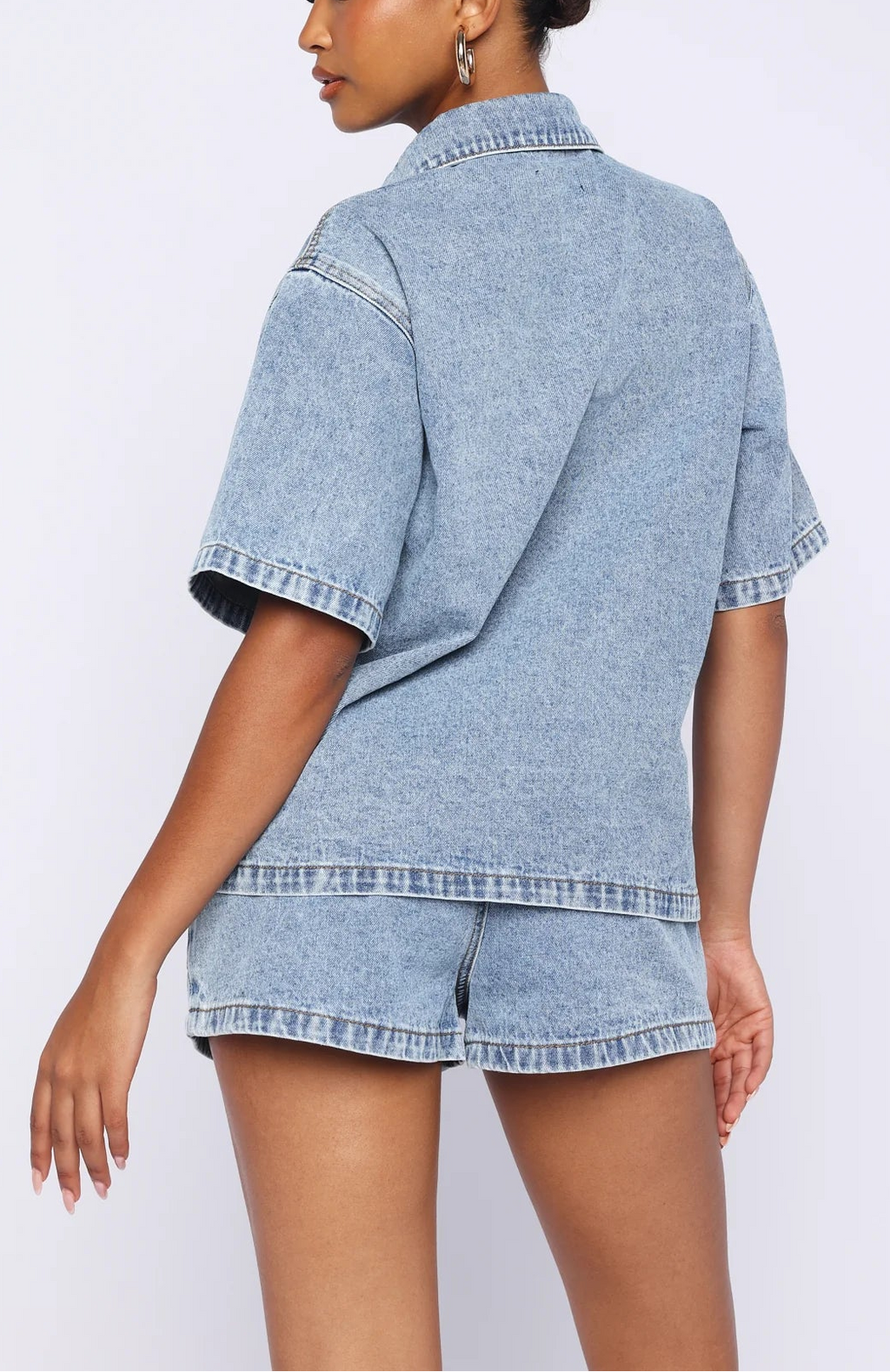 Eyvette Boutique Denim Daydream Button Up Shirt - Mid Blue